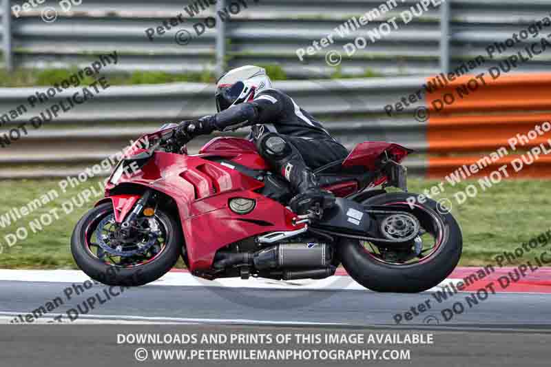 cadwell no limits trackday;cadwell park;cadwell park photographs;cadwell trackday photographs;enduro digital images;event digital images;eventdigitalimages;navarra;no limits trackdays;peter wileman photography;racing digital images;trackday digital images;trackday photos